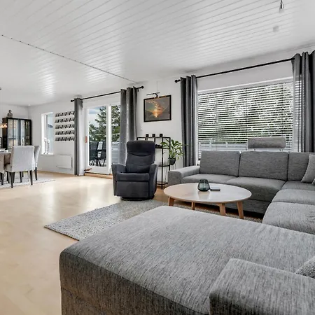 Fairytale House I Groups & Family Daire Tromsø